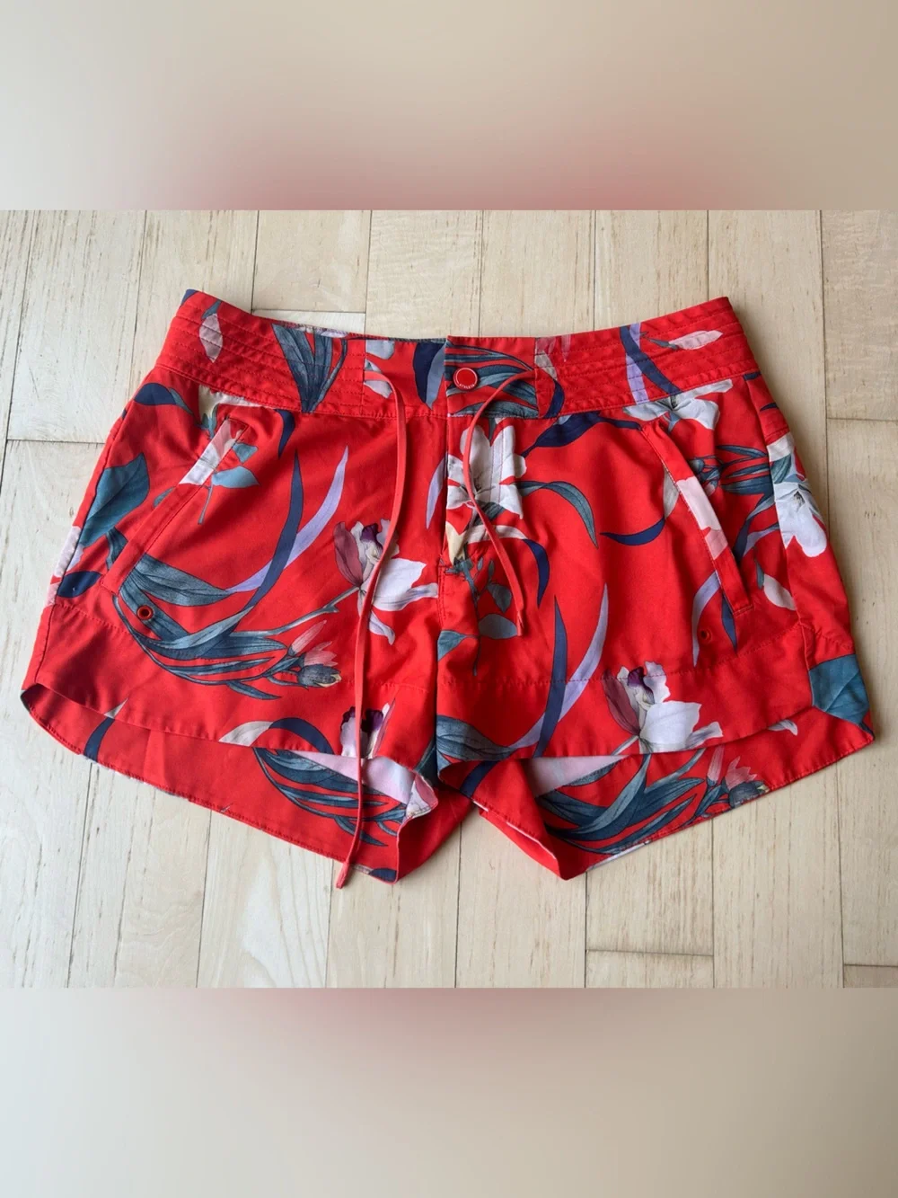 Athleta Women’s Coral Red Tropical Hudson Floral Board Swim Shorts Size 8